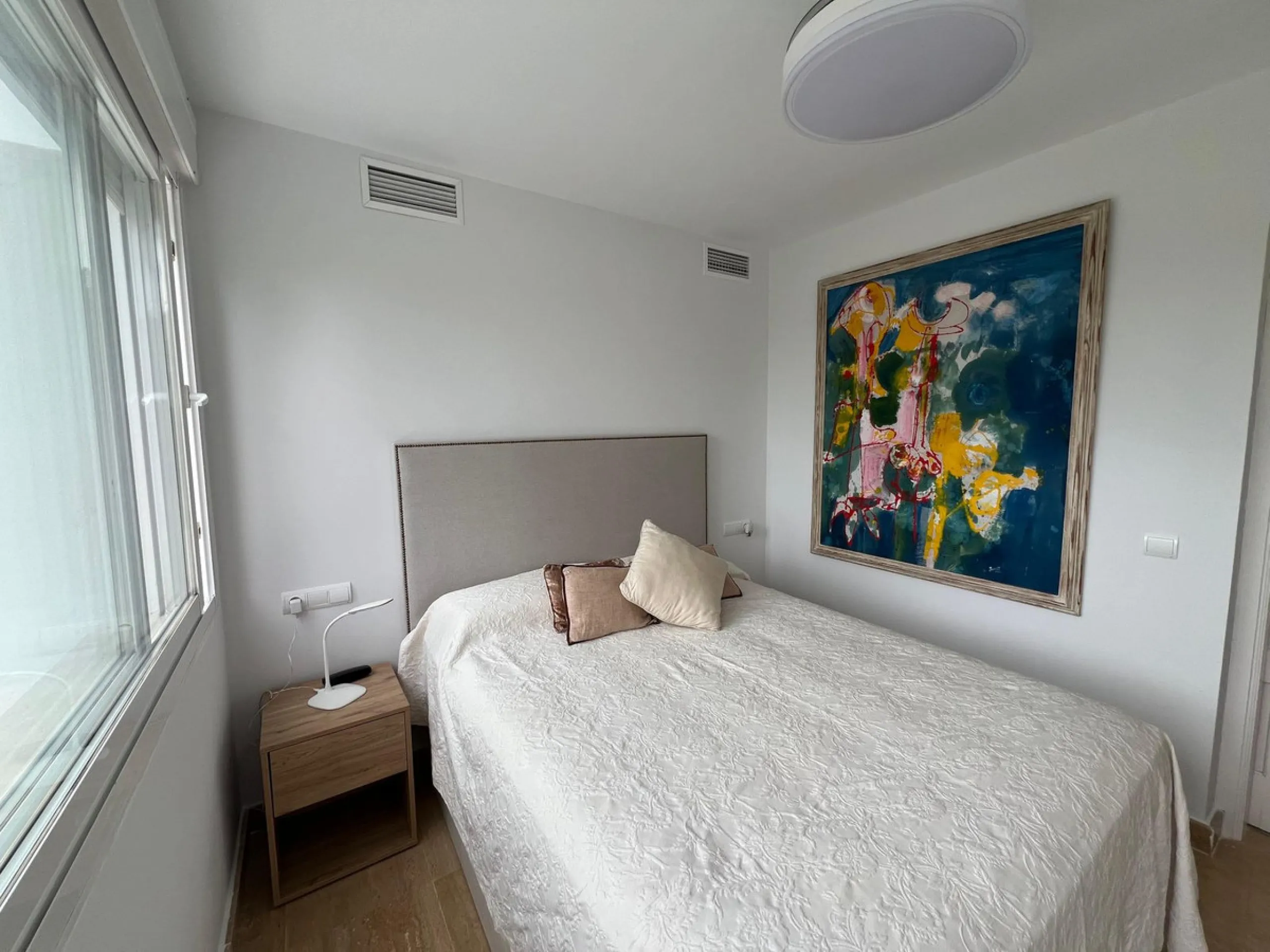 Apartment - Middle Floor Apartment в продаже в Marbella, Málaga. В доме 2 спален и 1 ванных комнат. Площадь дома 100 м²