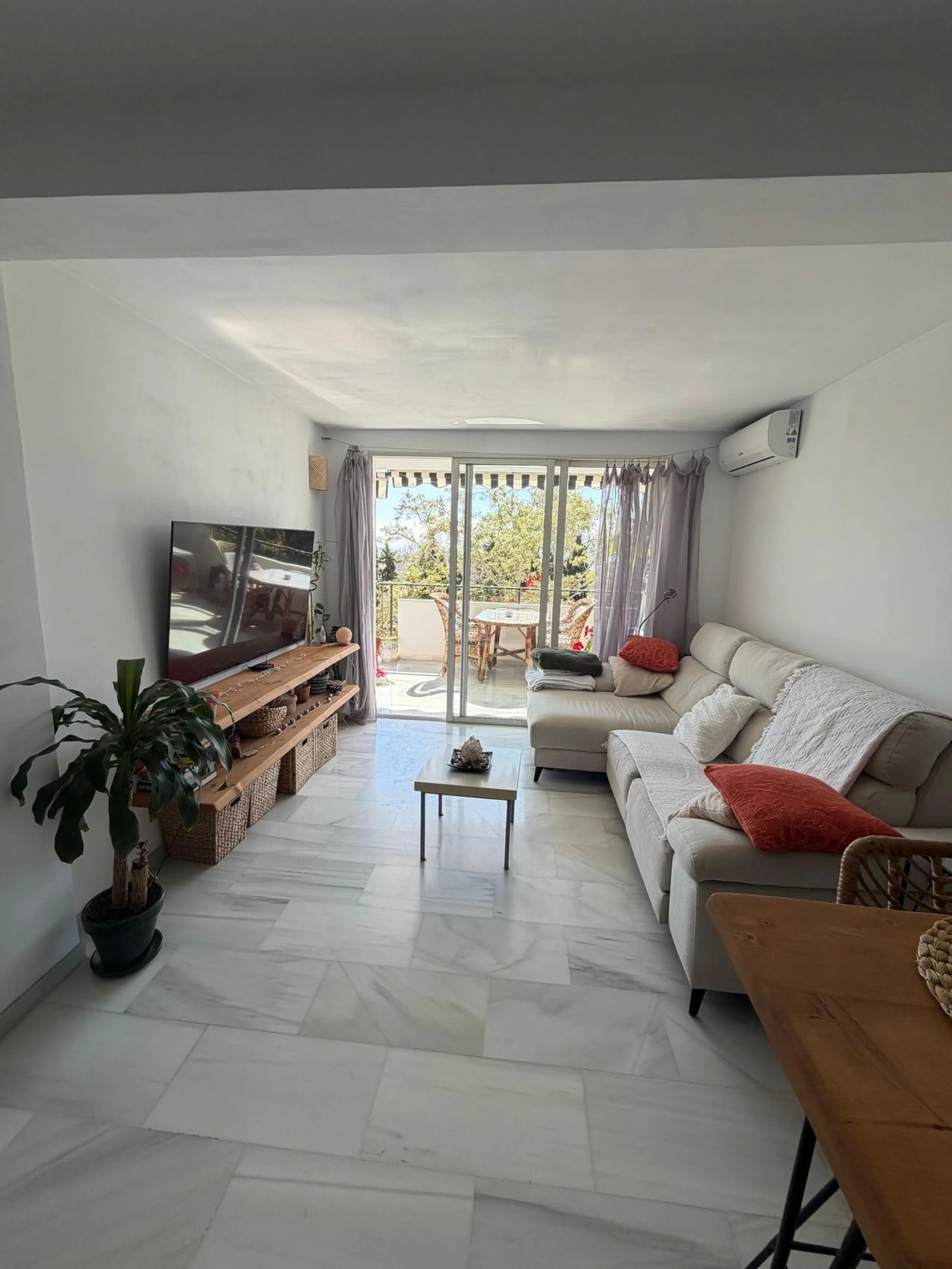 Apartment - Middle Floor Apartment в продаже в Marbella, Málaga. В доме 1 спален и 1 ванных комнат. Площадь дома 93 м²