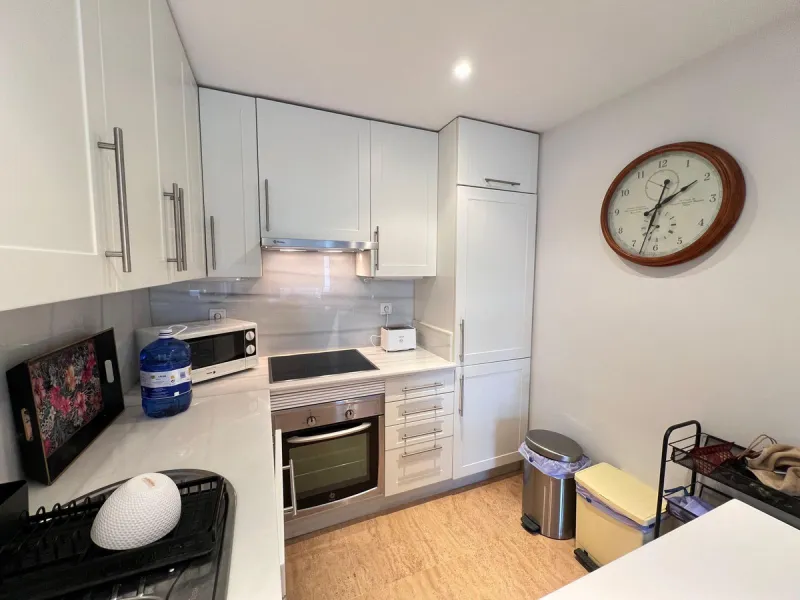 Apartment - Middle Floor Apartment в продаже в Marbella, Málaga. В доме 2 спален и 1 ванных комнат. Площадь дома 100 м²