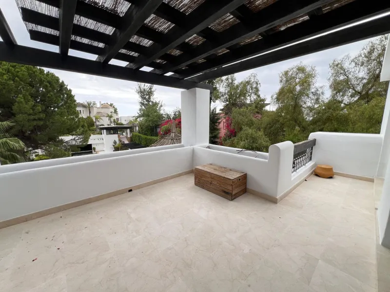 Apartment - Middle Floor Apartment в продаже в Marbella, Málaga. В доме 2 спален и 1 ванных комнат. Площадь дома 100 м²