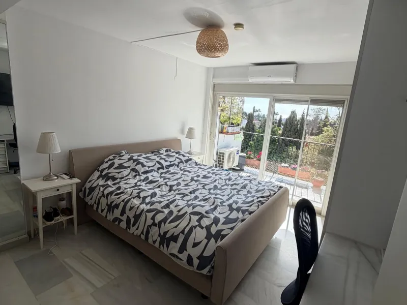 Apartment - Middle Floor Apartment в продаже в Marbella, Málaga. В доме 1 спален и 1 ванных комнат. Площадь дома 93 м²