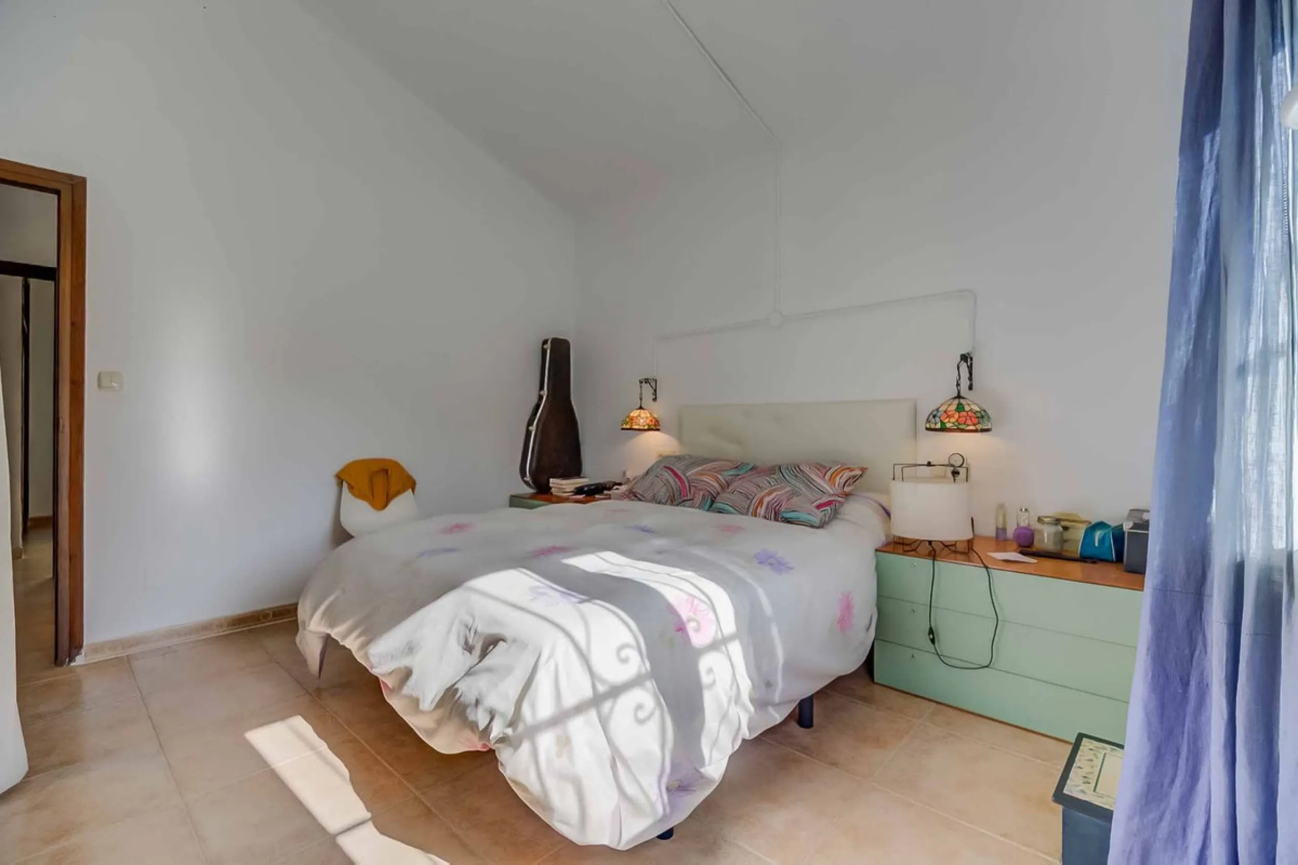 Detached villa with private pool in sought-after Torreblanca – generous plot and great potential.