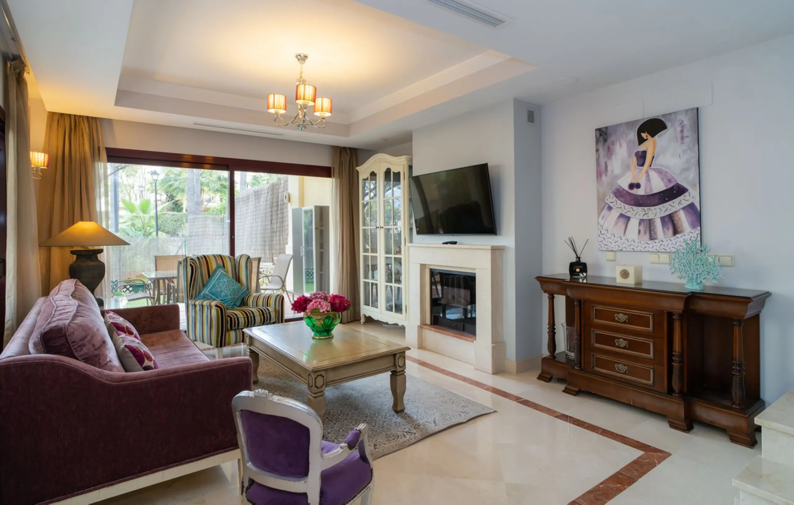 House - Semi-Detached House в продаже в Marbella, Málaga. В доме 4 спален и 4 ванных комнат. Площадь дома 300 м². Площадь участка 50 м²