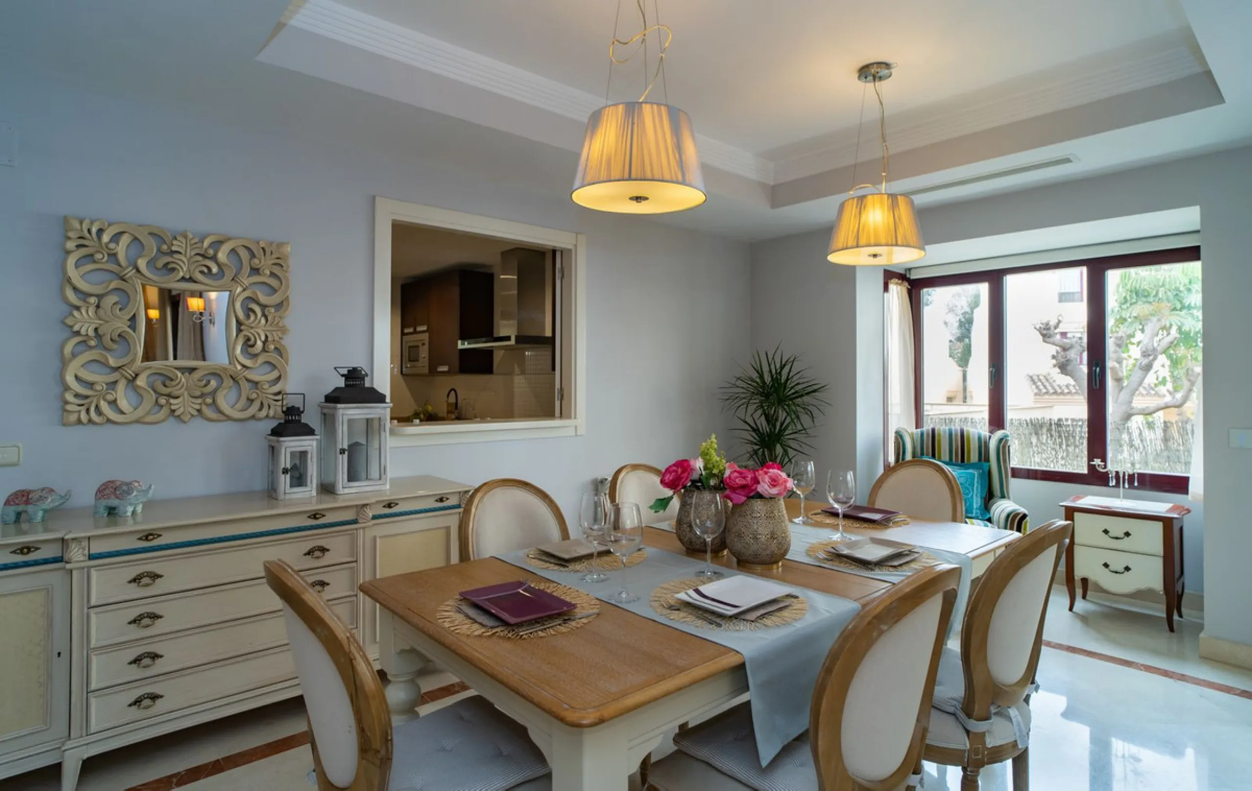 House - Semi-Detached House в продаже в Marbella, Málaga. В доме 4 спален и 4 ванных комнат. Площадь дома 300 м². Площадь участка 50 м²