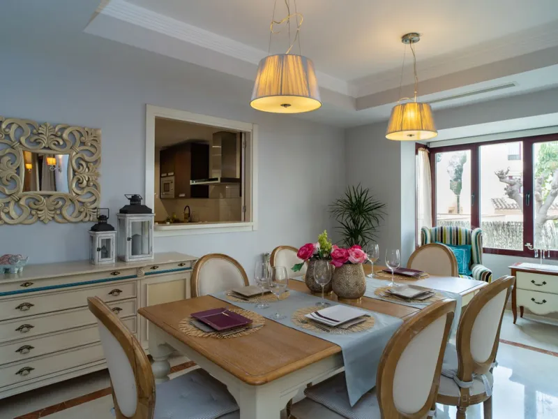 House - Semi-Detached House в продаже в Marbella, Málaga. В доме 4 спален и 4 ванных комнат. Площадь дома 300 м². Площадь участка 50 м²