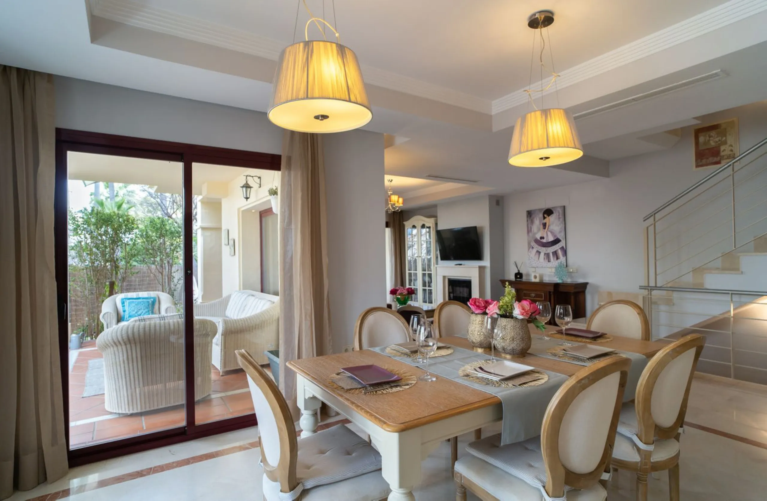 House - Semi-Detached House в продаже в Marbella, Málaga. В доме 4 спален и 4 ванных комнат. Площадь дома 300 м². Площадь участка 50 м²