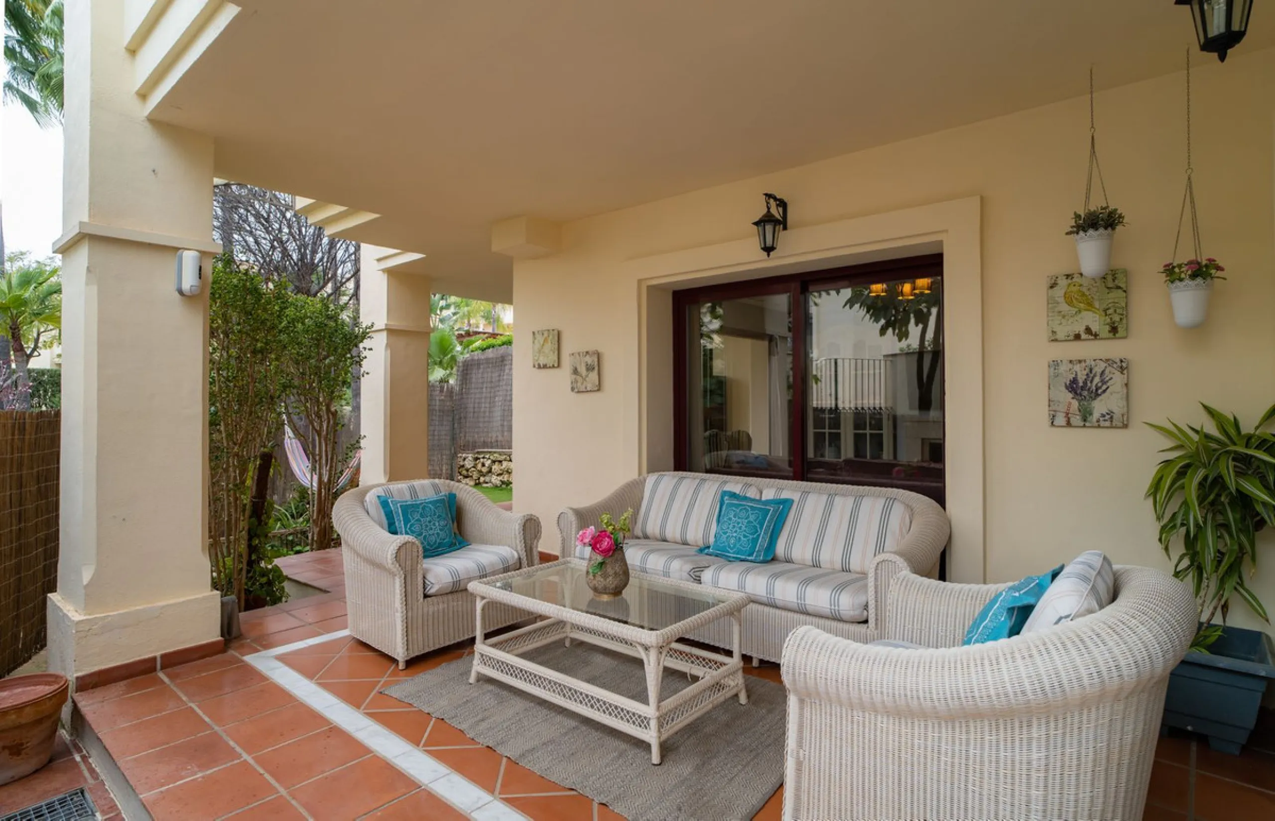 House - Semi-Detached House в продаже в Marbella, Málaga. В доме 4 спален и 4 ванных комнат. Площадь дома 300 м². Площадь участка 50 м²
