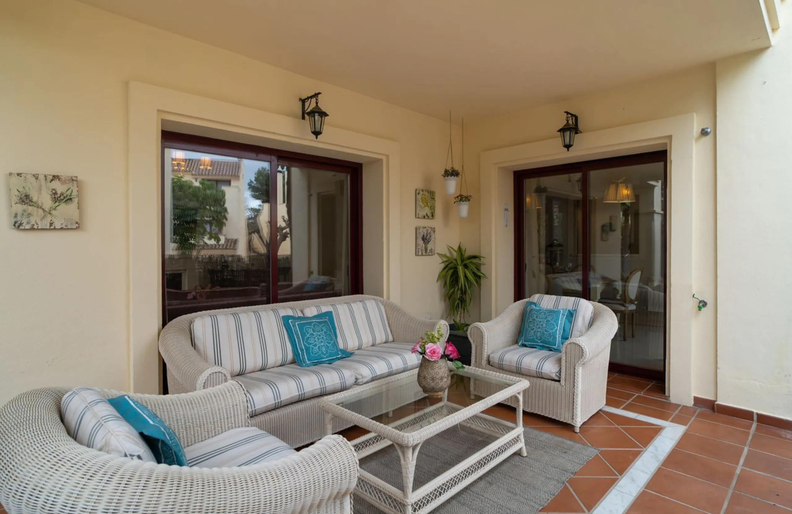 House - Semi-Detached House в продаже в Marbella, Málaga. В доме 4 спален и 4 ванных комнат. Площадь дома 300 м². Площадь участка 50 м²