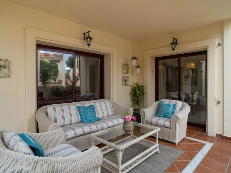 House - Semi-Detached House в продаже в Marbella, Málaga. В доме 4 спален и 4 ванных комнат. Площадь дома 300 м². Площадь участка 50 м²