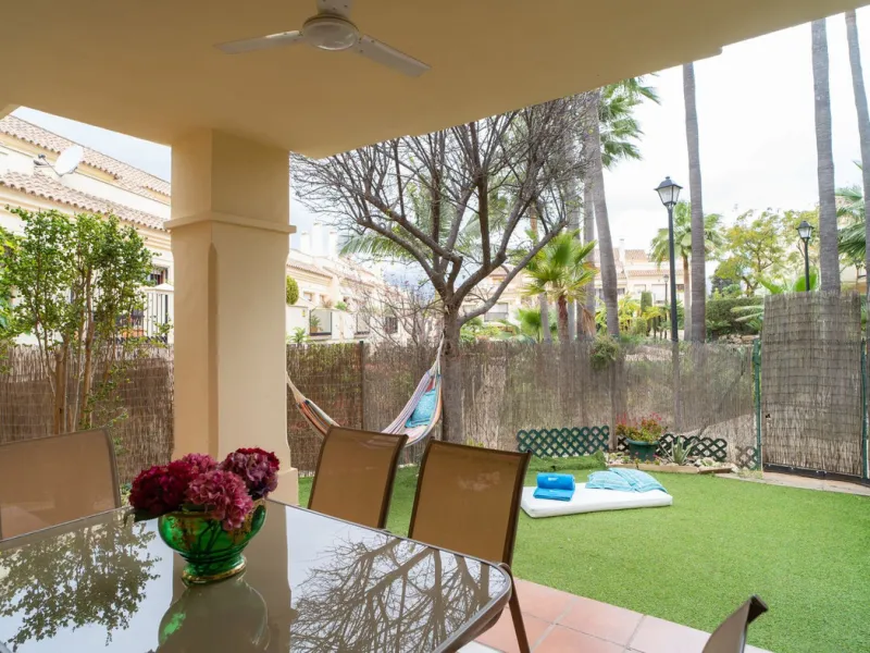 House - Semi-Detached House в продаже в Marbella, Málaga. В доме 4 спален и 4 ванных комнат. Площадь дома 300 м². Площадь участка 50 м²