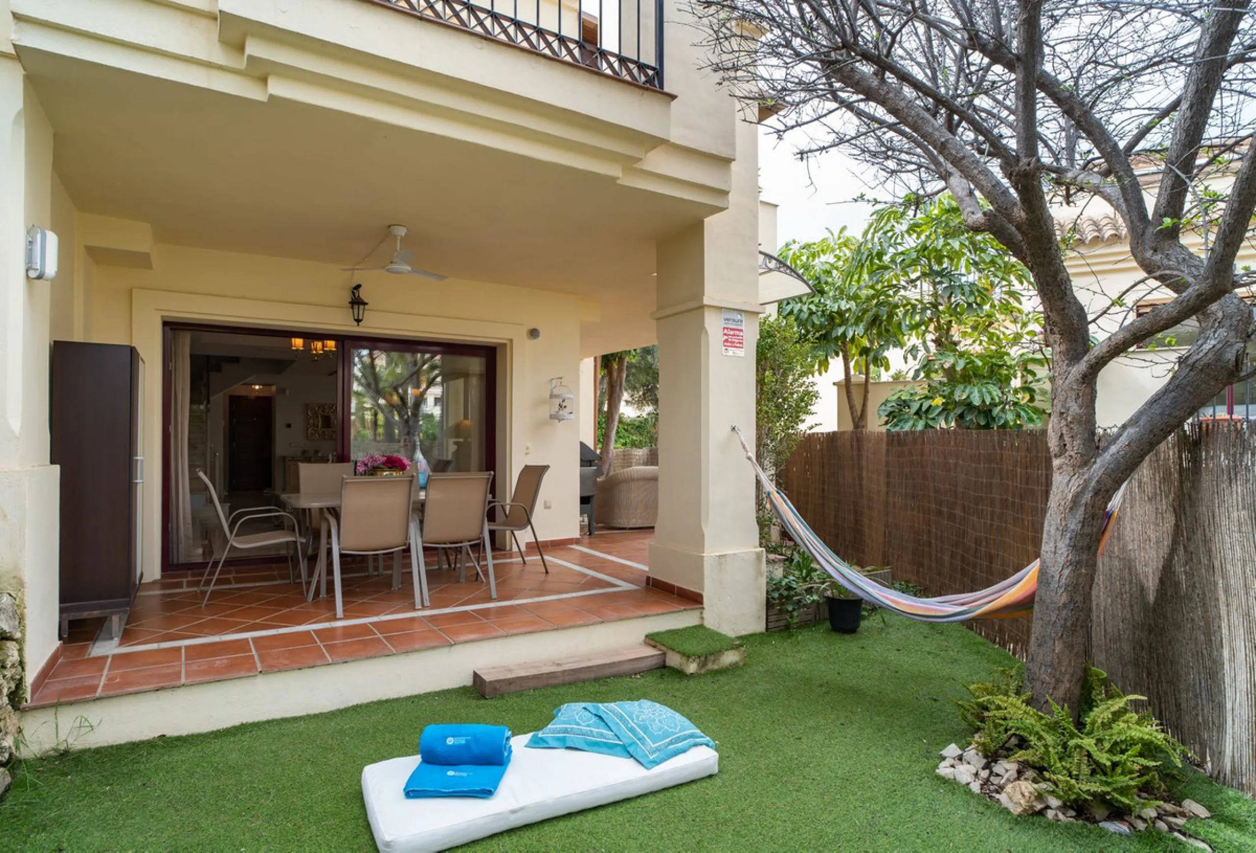 House - Semi-Detached House в продаже в Marbella, Málaga. В доме 4 спален и 4 ванных комнат. Площадь дома 300 м². Площадь участка 50 м²