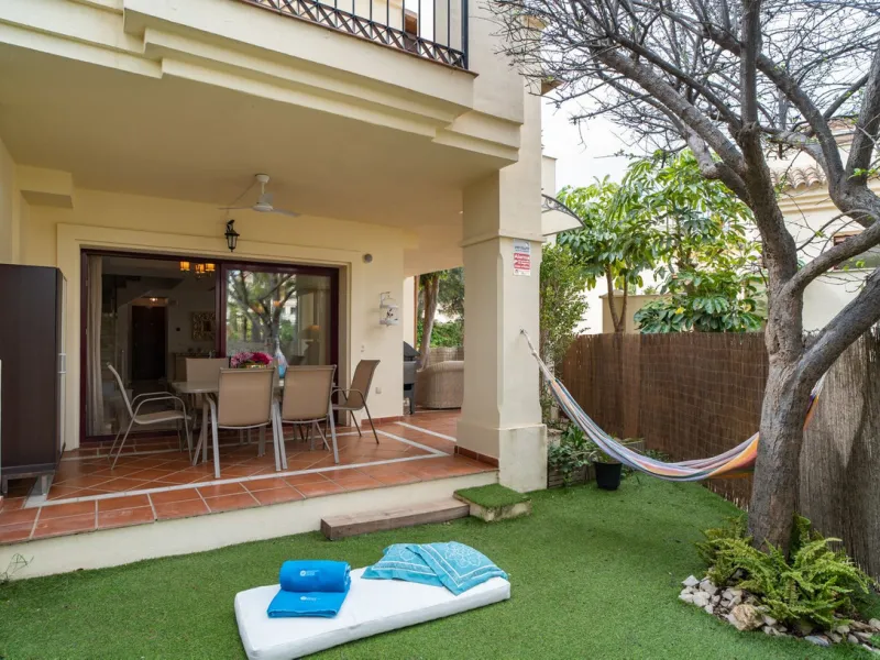 House - Semi-Detached House в продаже в Marbella, Málaga. В доме 4 спален и 4 ванных комнат. Площадь дома 300 м². Площадь участка 50 м²