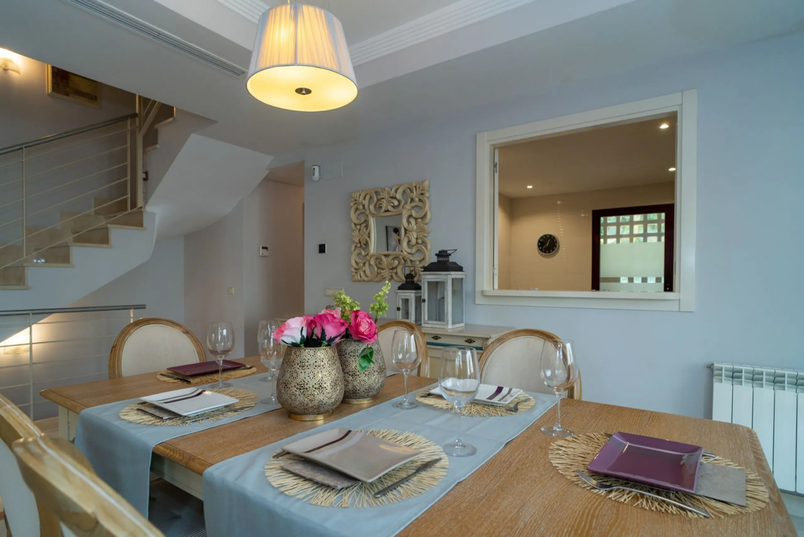 House - Semi-Detached House в продаже в Marbella, Málaga. В доме 4 спален и 4 ванных комнат. Площадь дома 300 м². Площадь участка 50 м²