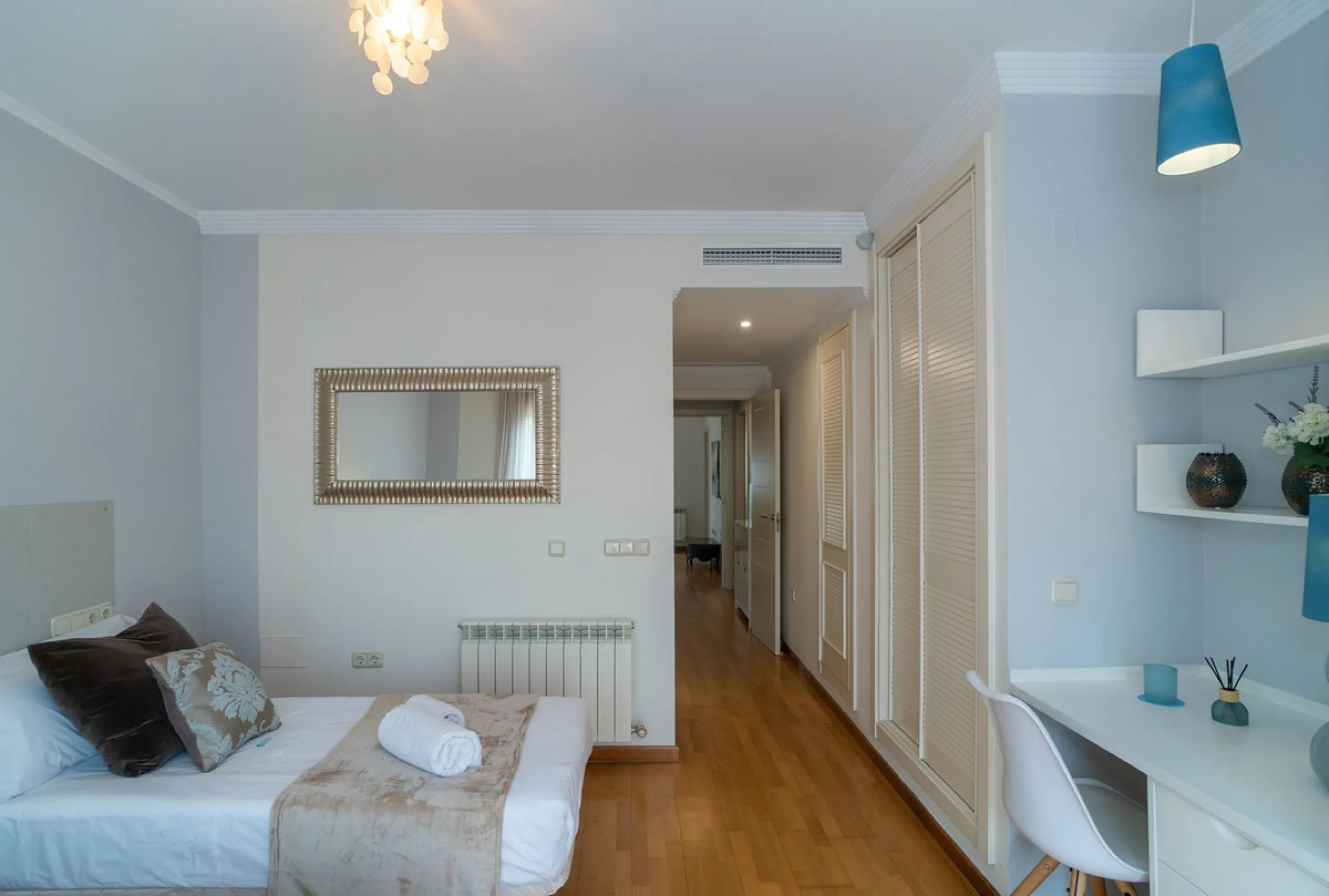 House - Semi-Detached House в продаже в Marbella, Málaga. В доме 4 спален и 4 ванных комнат. Площадь дома 300 м². Площадь участка 50 м²