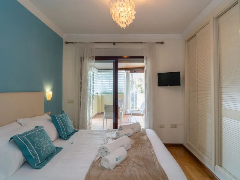 House - Semi-Detached House в продаже в Marbella, Málaga. В доме 4 спален и 4 ванных комнат. Площадь дома 300 м². Площадь участка 50 м²