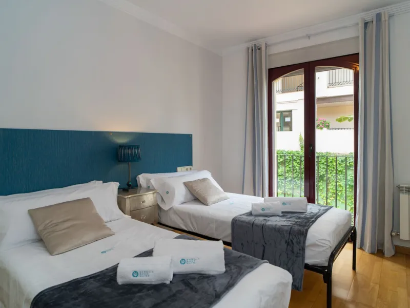 House - Semi-Detached House в продаже в Marbella, Málaga. В доме 4 спален и 4 ванных комнат. Площадь дома 300 м². Площадь участка 50 м²