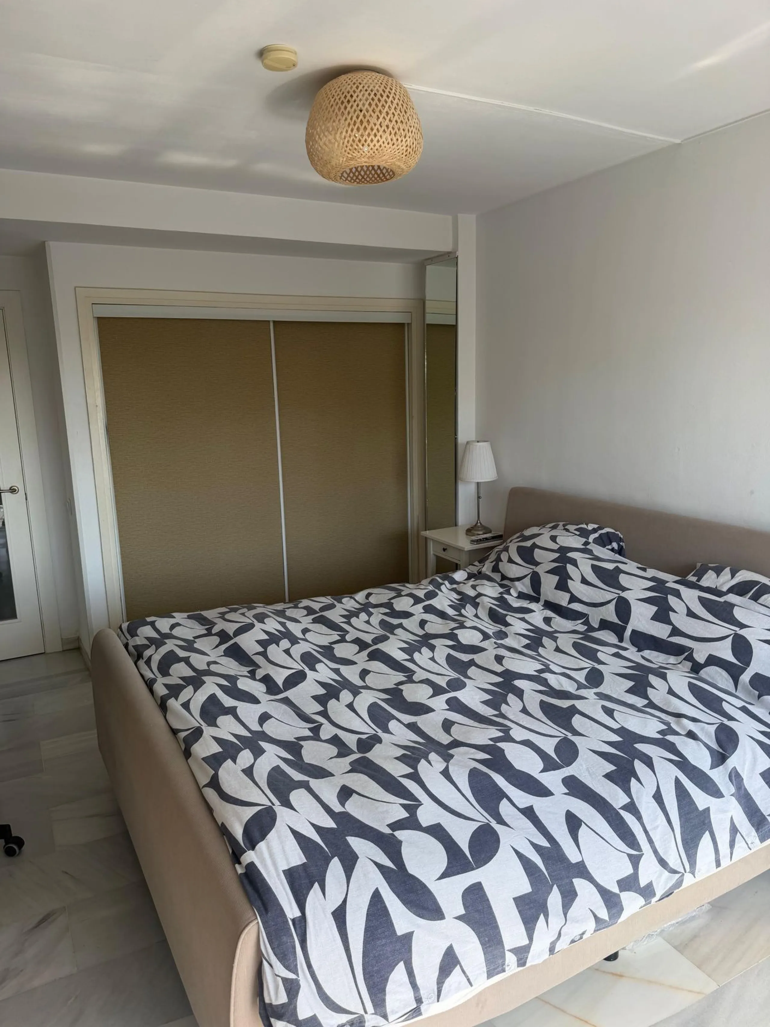 Apartment - Middle Floor Apartment в продаже в Marbella, Málaga. В доме 1 спален и 1 ванных комнат. Площадь дома 93 м²