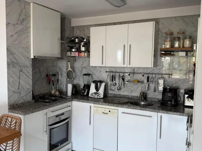 Apartment - Middle Floor Apartment в продаже в Marbella, Málaga. В доме 1 спален и 1 ванных комнат. Площадь дома 93 м²
