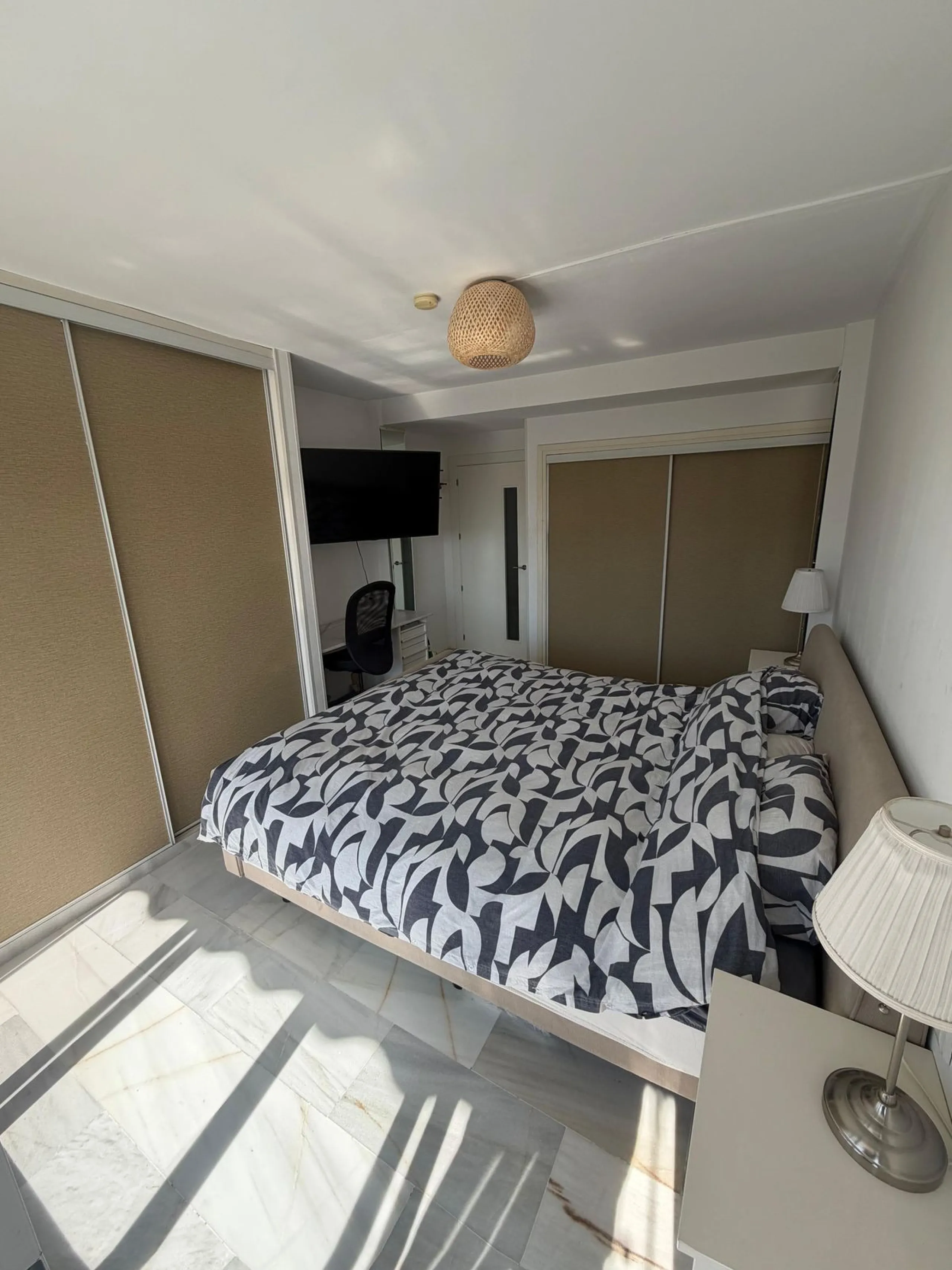Apartment - Middle Floor Apartment в продаже в Marbella, Málaga. В доме 1 спален и 1 ванных комнат. Площадь дома 93 м²