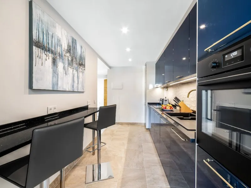 Apartment - Middle Floor Apartment в продаже в Marbella, Málaga. В доме 2 спален и 2 ванных комнат. Площадь дома 100 м²