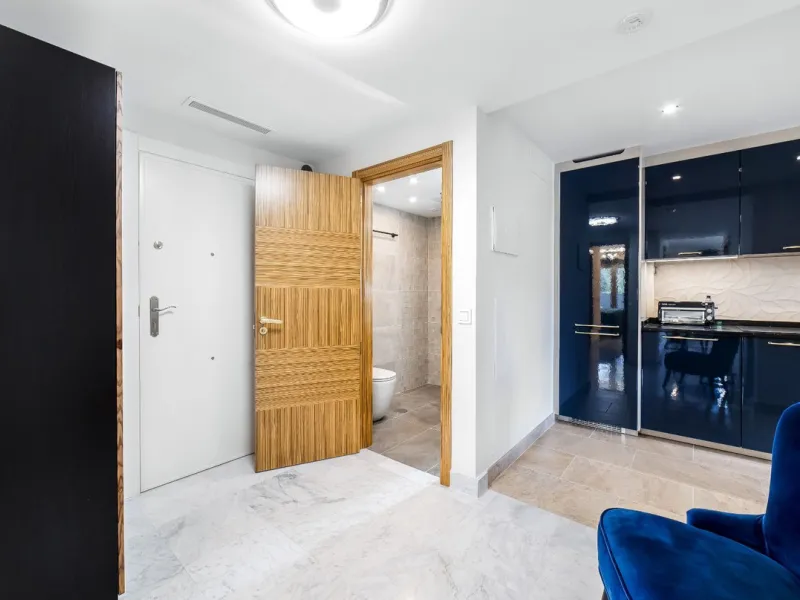 Apartment - Middle Floor Apartment в продаже в Marbella, Málaga. В доме 2 спален и 2 ванных комнат. Площадь дома 100 м²