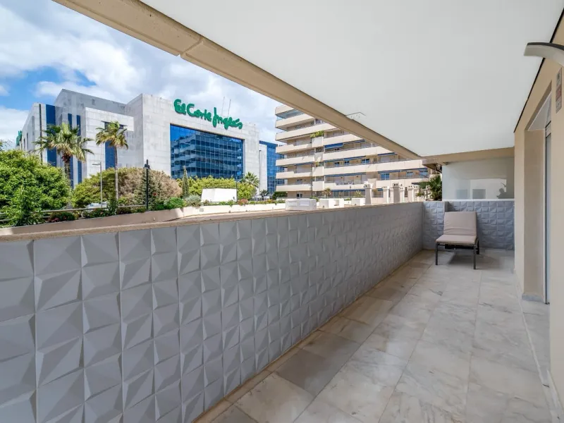 Apartment - Middle Floor Apartment в продаже в Marbella, Málaga. В доме 2 спален и 2 ванных комнат. Площадь дома 100 м²
