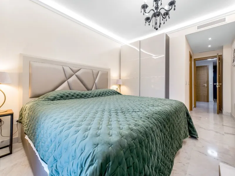 Apartment - Middle Floor Apartment в продаже в Marbella, Málaga. В доме 2 спален и 2 ванных комнат. Площадь дома 100 м²