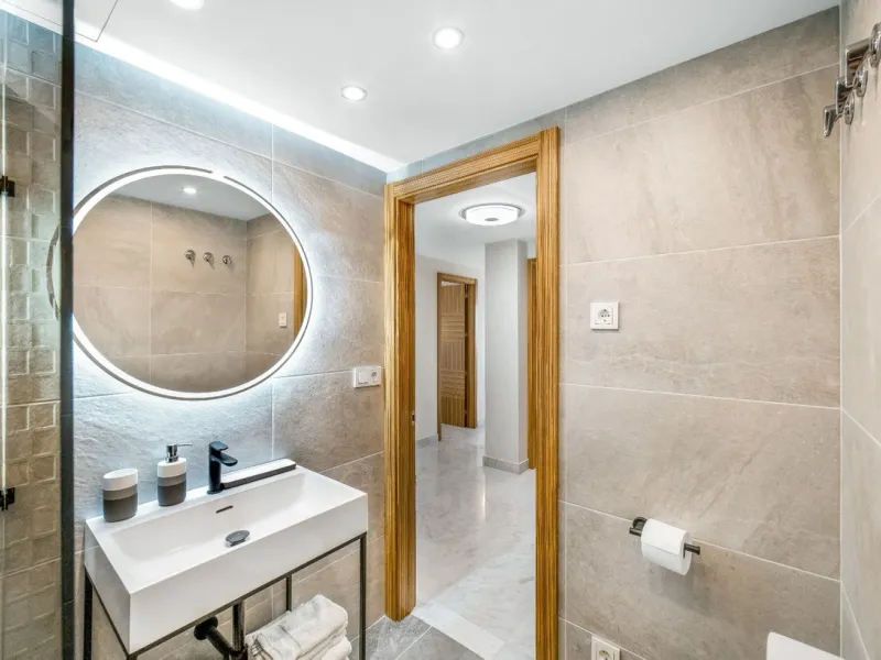Apartment - Middle Floor Apartment в продаже в Marbella, Málaga. В доме 2 спален и 2 ванных комнат. Площадь дома 100 м²