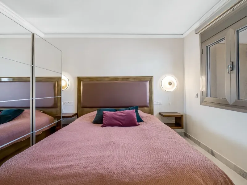 Apartment - Middle Floor Apartment в продаже в Marbella, Málaga. В доме 2 спален и 2 ванных комнат. Площадь дома 100 м²