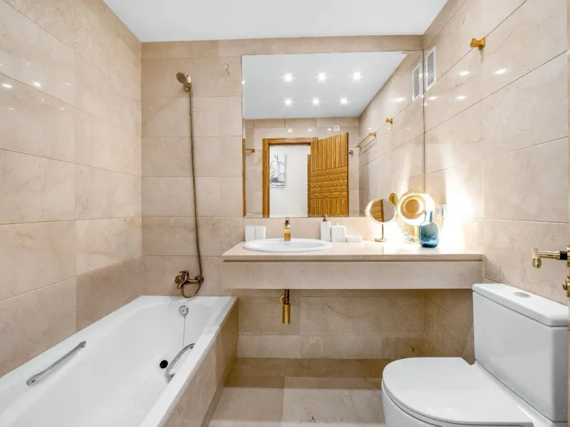 Apartment - Middle Floor Apartment в продаже в Marbella, Málaga. В доме 2 спален и 2 ванных комнат. Площадь дома 100 м²