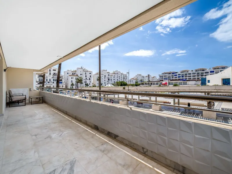 Apartment - Middle Floor Apartment в продаже в Marbella, Málaga. В доме 2 спален и 2 ванных комнат. Площадь дома 100 м²