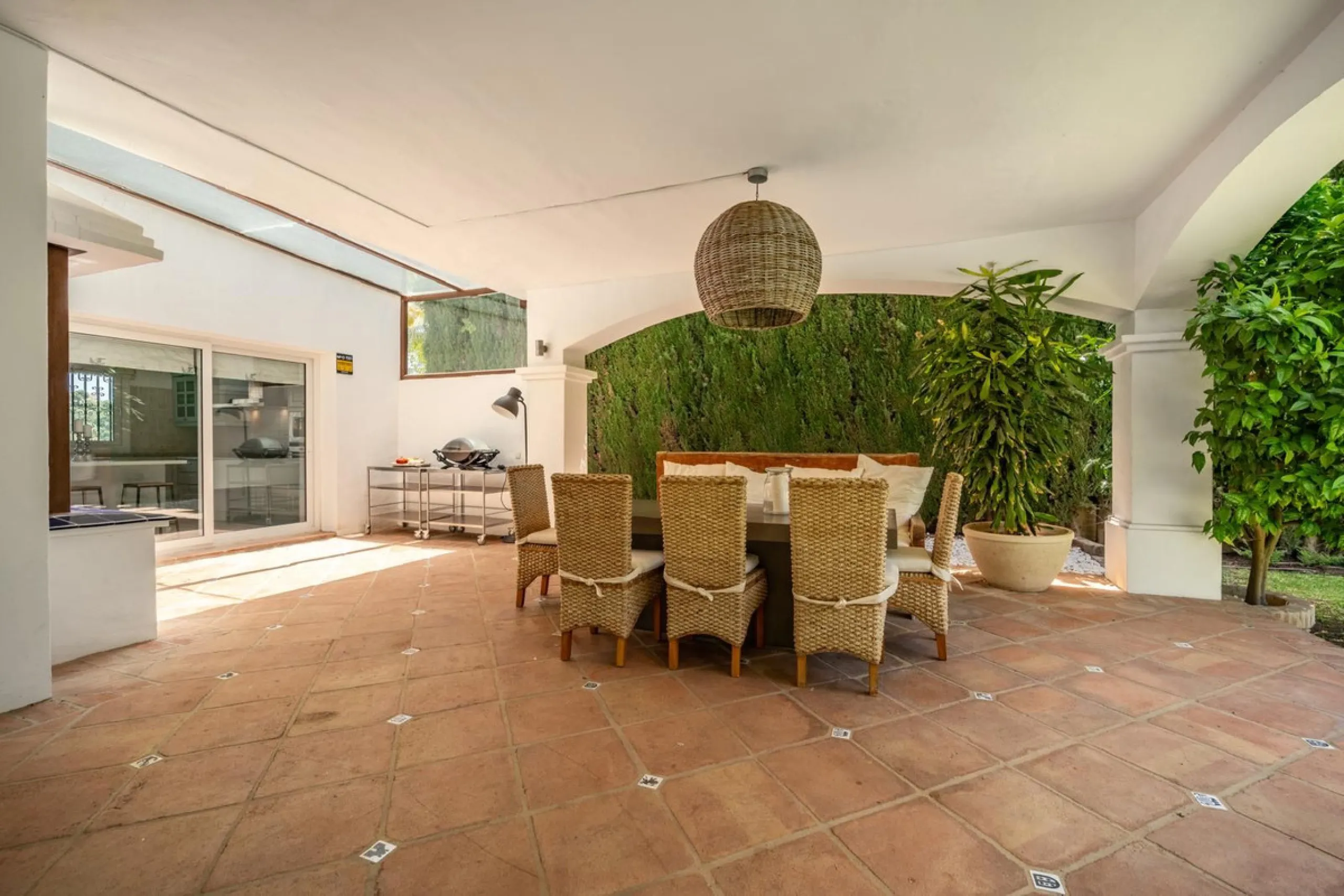 A very good opportunity to own a superb family home in Nueva Andalucia.