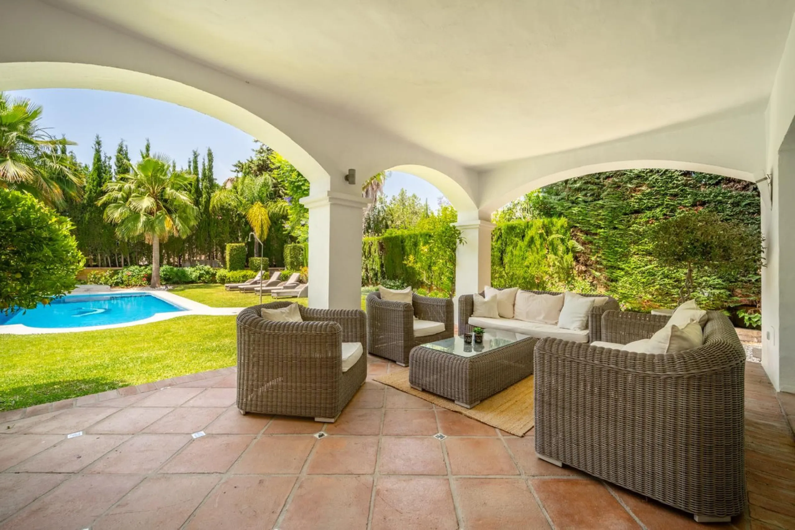 A very good opportunity to own a superb family home in Nueva Andalucia.