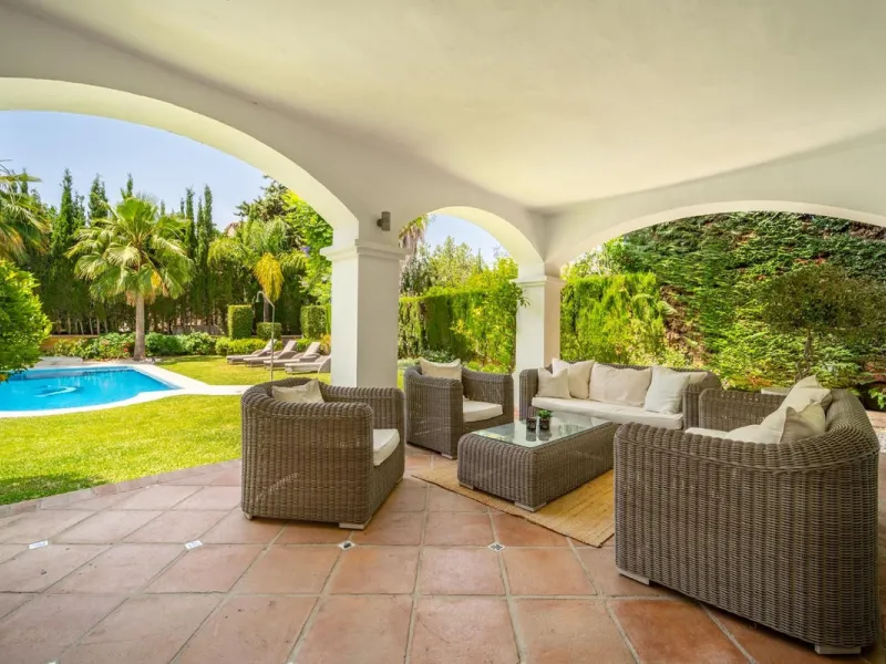A very good opportunity to own a superb family home in Nueva Andalucia.