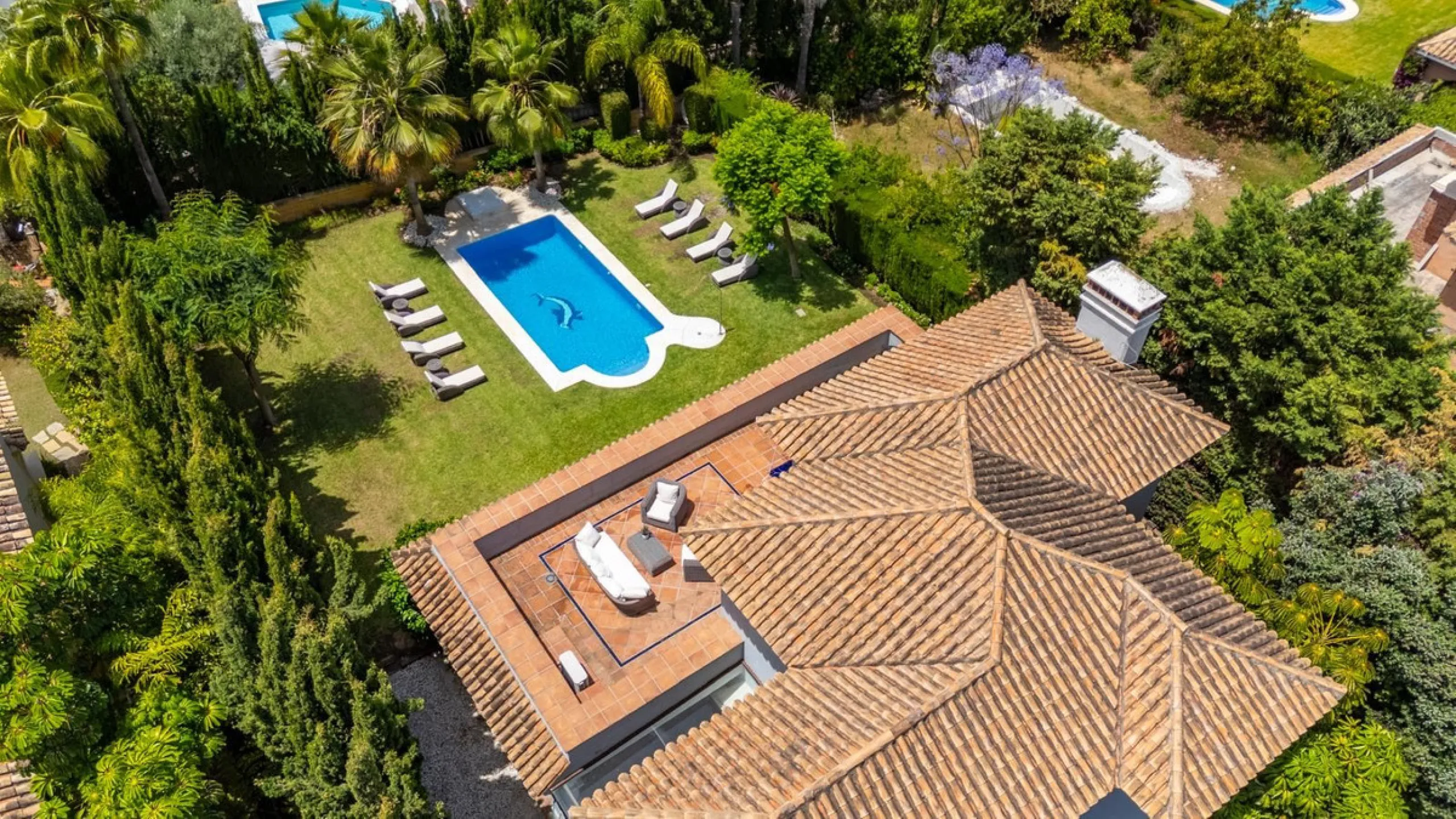 A very good opportunity to own a superb family home in Nueva Andalucia.