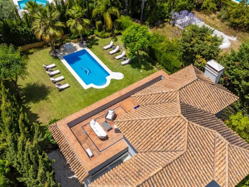 A very good opportunity to own a superb family home in Nueva Andalucia.