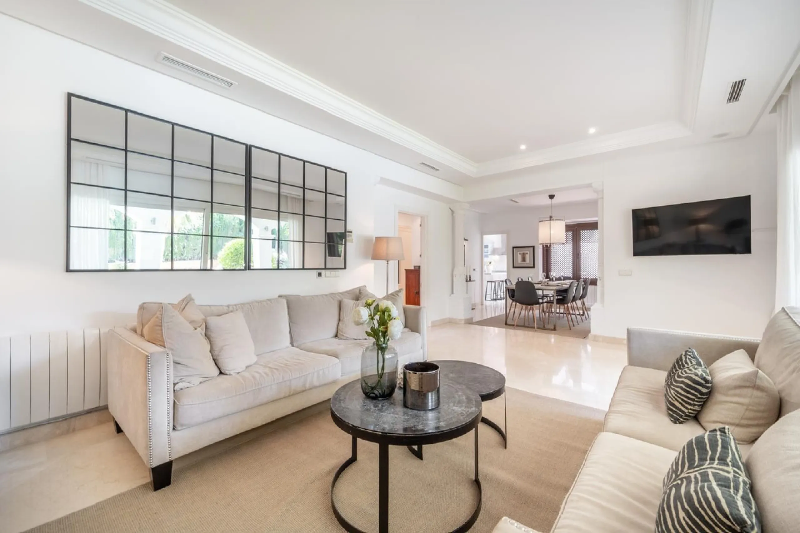A very good opportunity to own a superb family home in Nueva Andalucia.