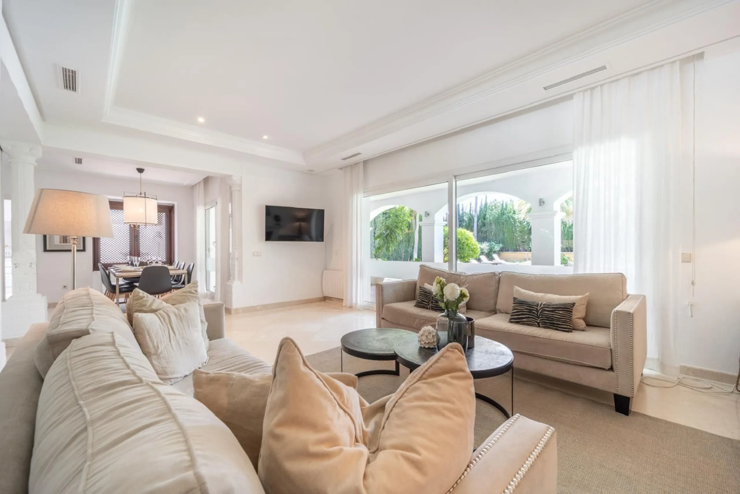 A very good opportunity to own a superb family home in Nueva Andalucia.