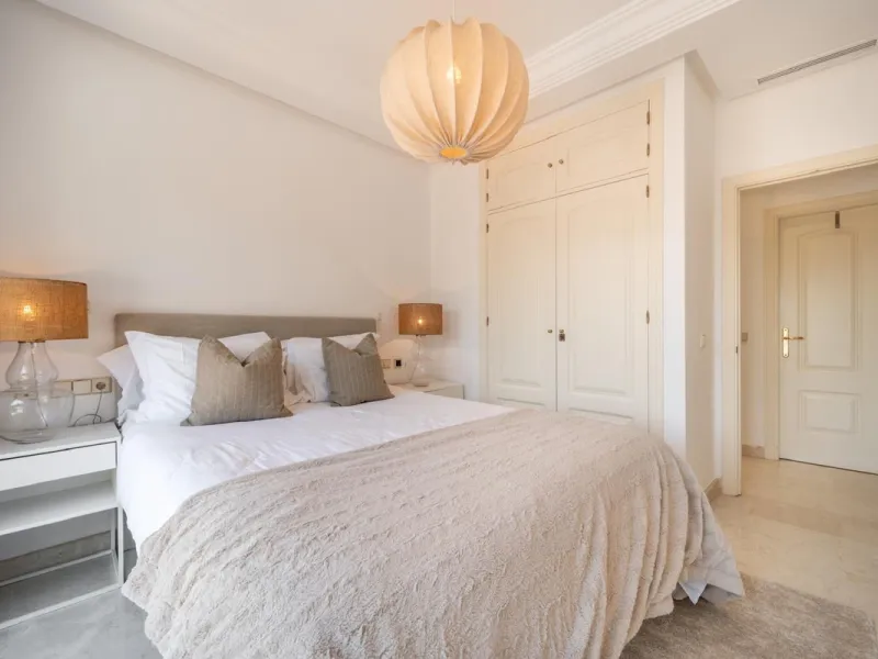 A very good opportunity to own a superb family home in Nueva Andalucia.