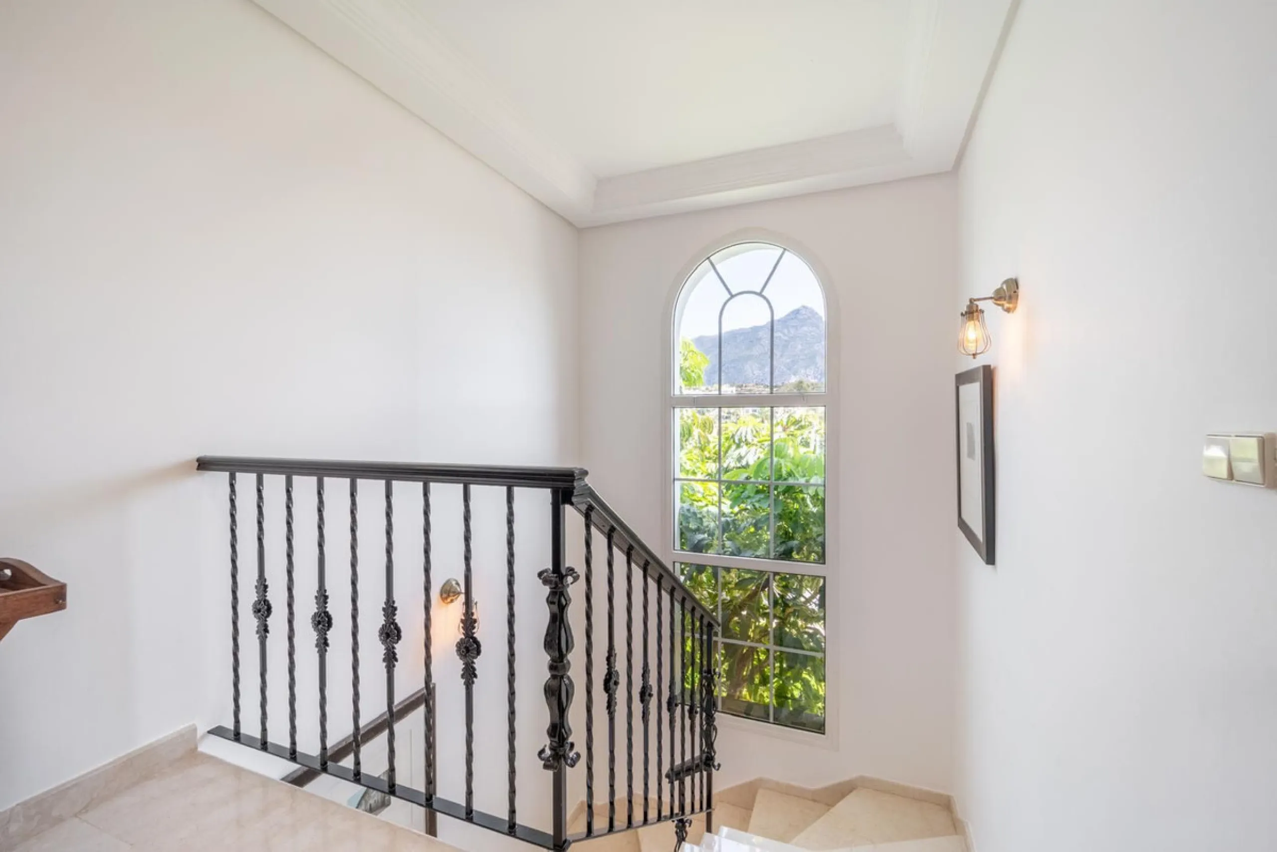 A very good opportunity to own a superb family home in Nueva Andalucia.