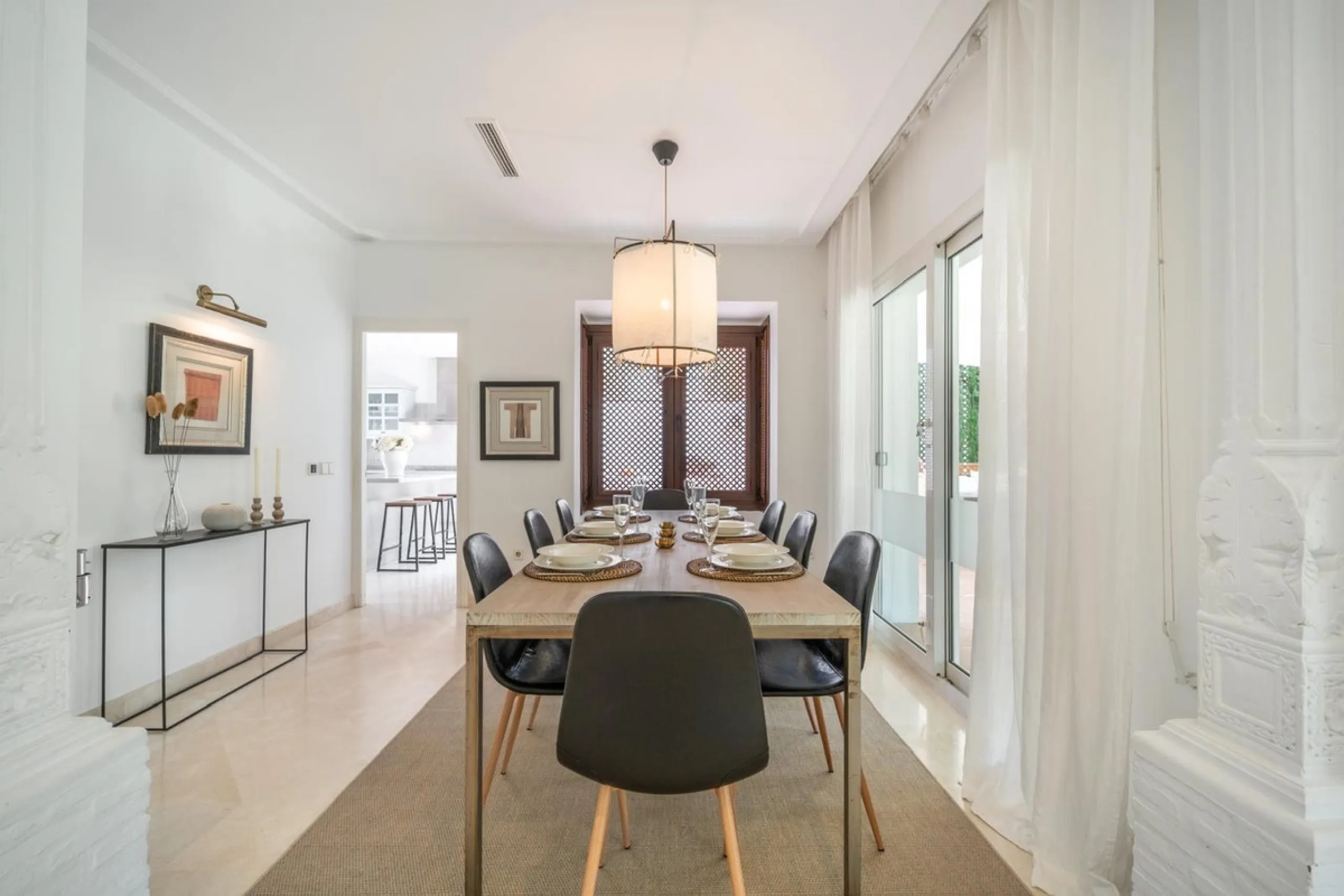 A very good opportunity to own a superb family home in Nueva Andalucia.