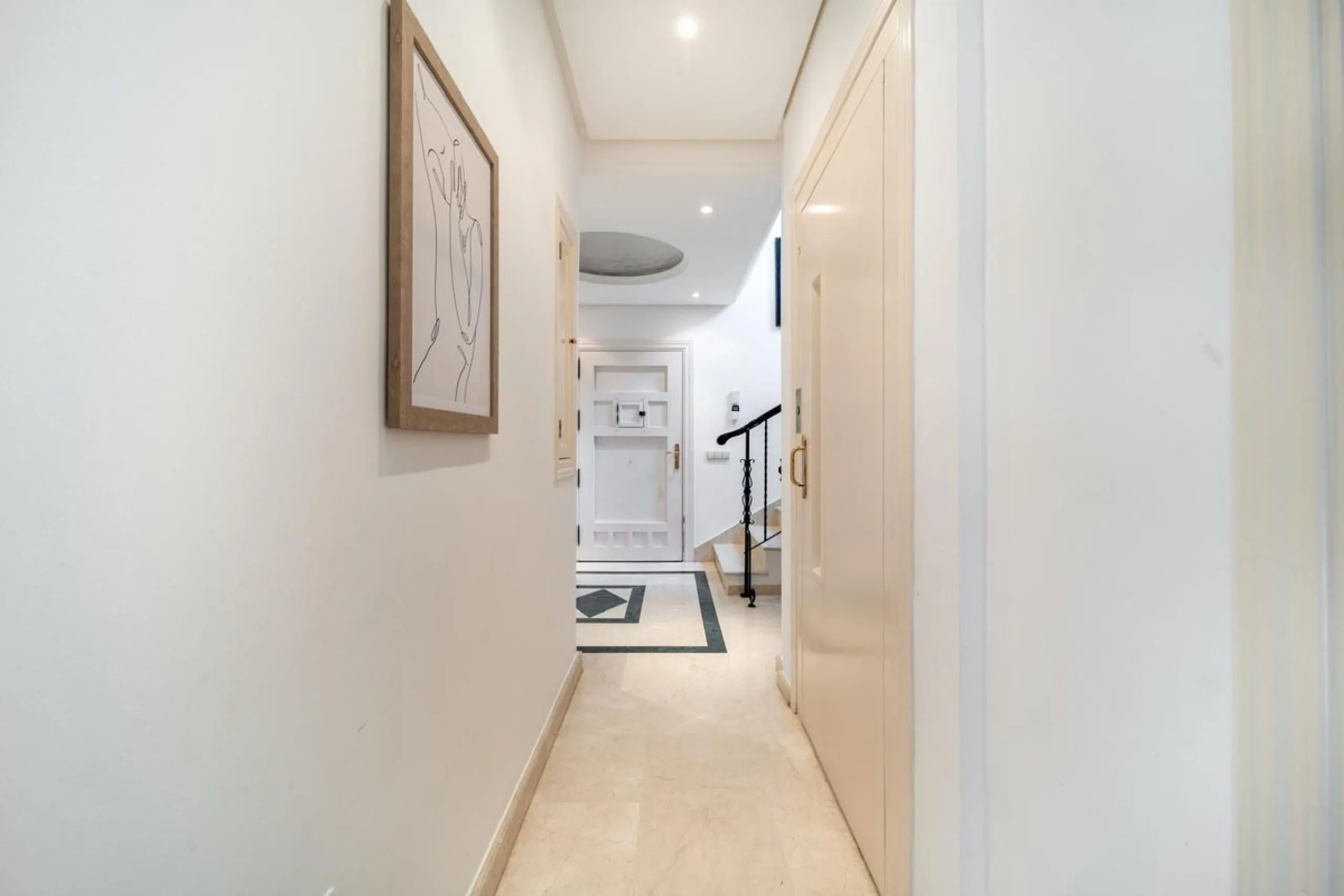 A very good opportunity to own a superb family home in Nueva Andalucia.