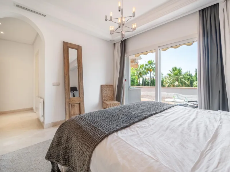 A very good opportunity to own a superb family home in Nueva Andalucia.