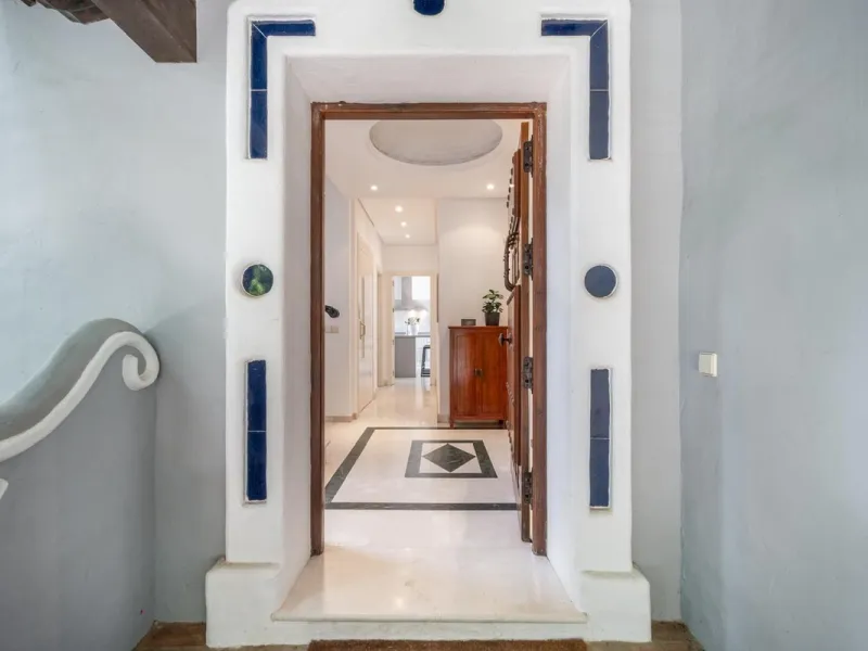 A very good opportunity to own a superb family home in Nueva Andalucia.