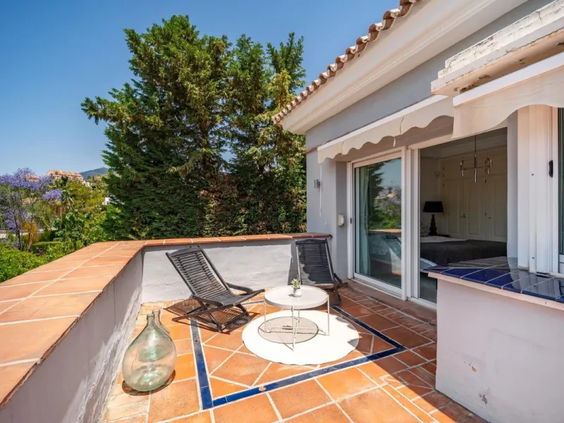 A very good opportunity to own a superb family home in Nueva Andalucia.