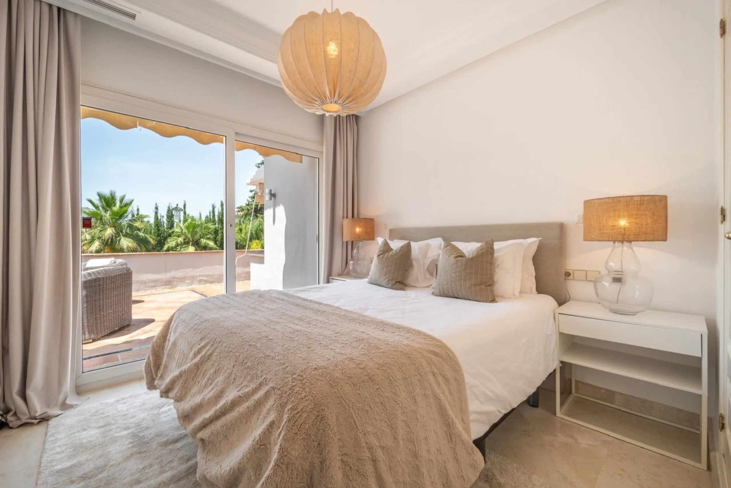 A very good opportunity to own a superb family home in Nueva Andalucia.