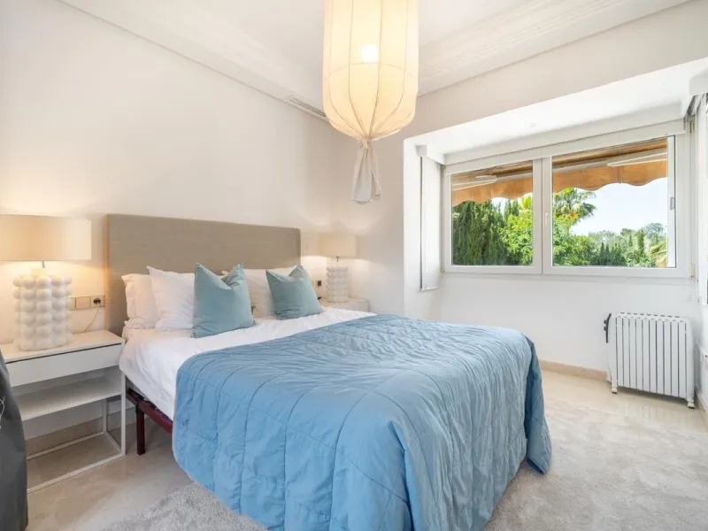 A very good opportunity to own a superb family home in Nueva Andalucia.