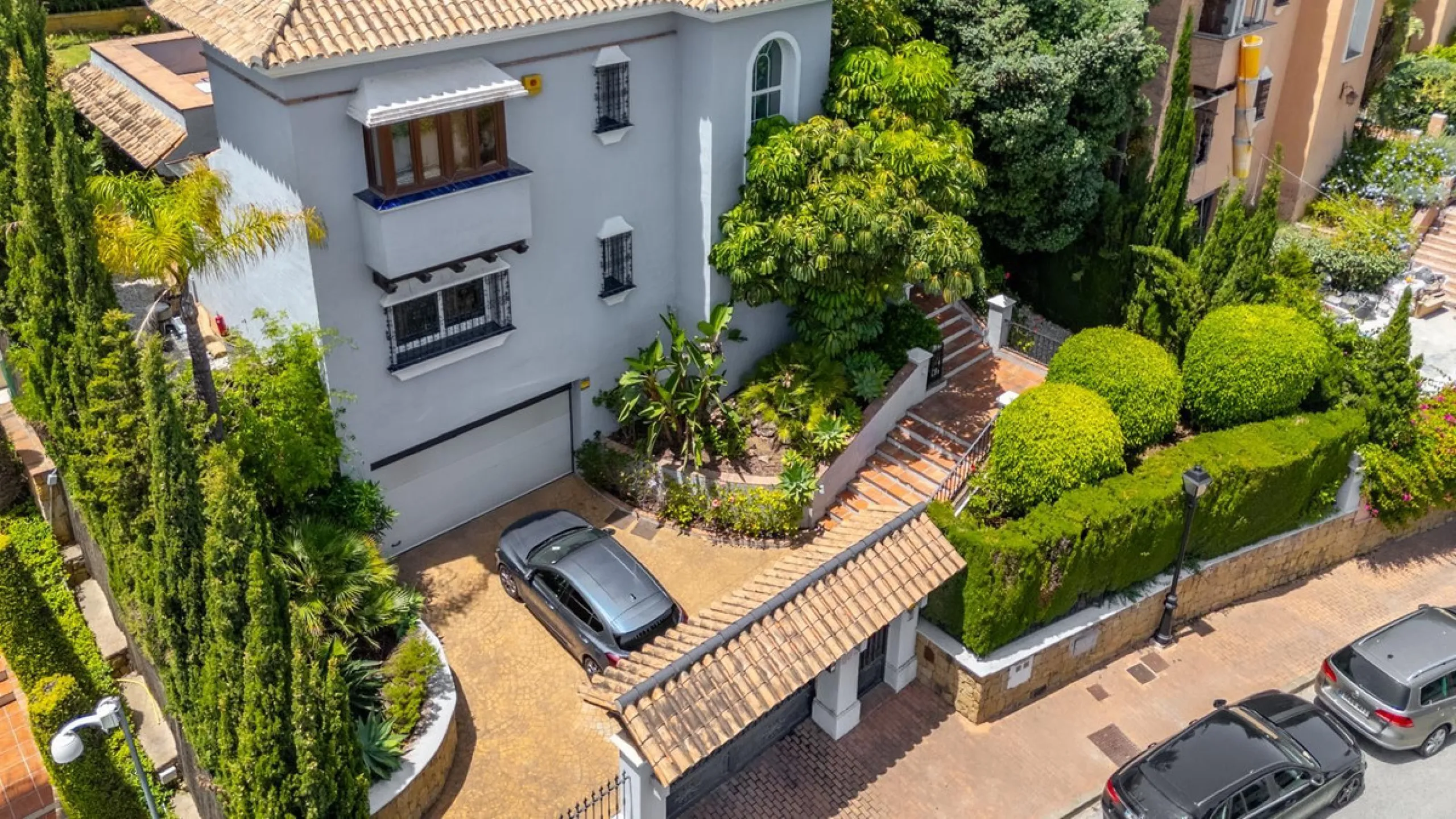 A very good opportunity to own a superb family home in Nueva Andalucia.