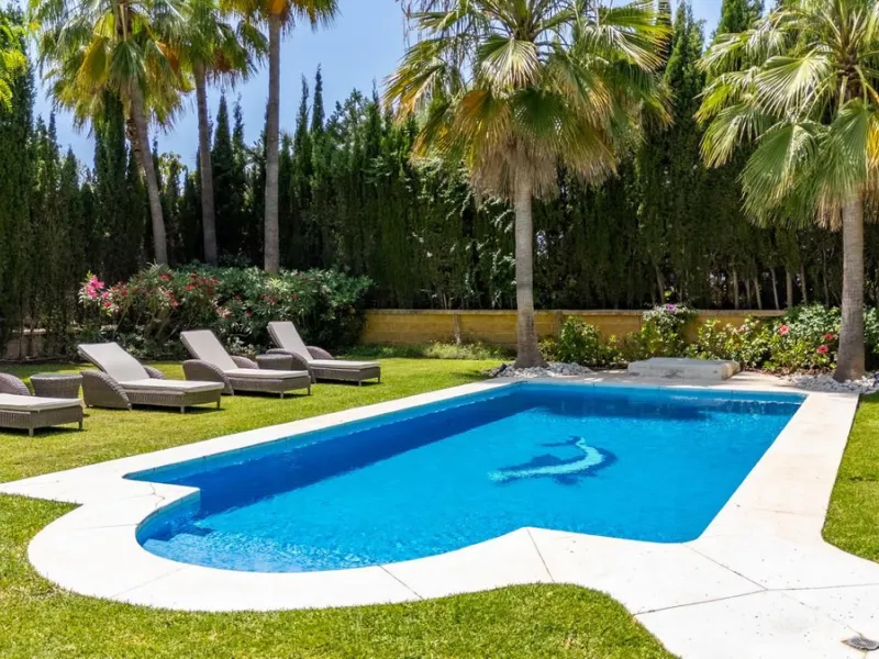 A very good opportunity to own a superb family home in Nueva Andalucia.