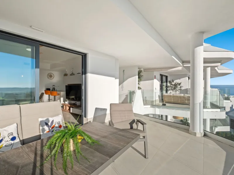 Apartment - Top Floor Apartment в продаже в Fuengirola, Málaga. В доме 3 спален и 2 ванных комнат. Площадь дома 92 м²